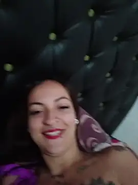 Snapshot of lexxie_emma chatting on August 8, 6:04 am lexxie emma online show from August 8, 6:04 am