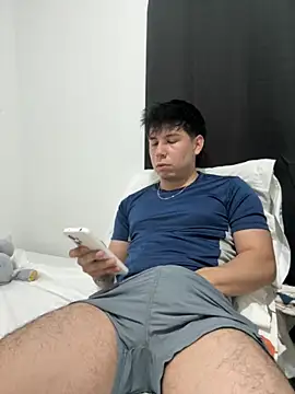 Axel es online show from February 1, 8:18 pm