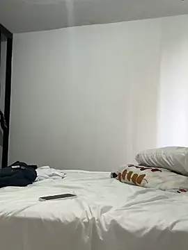 Axel es online show from February 9, 8:13 pm