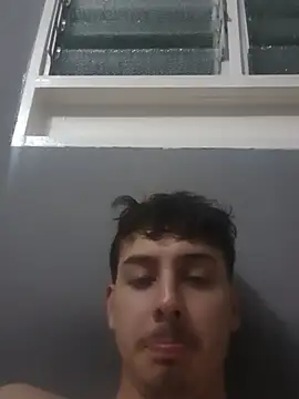 Snapshot of Dylanmcgz2314 chatting on July 2, 5:35 am Dylanmcgz2314 online show from July 2, 5:35 am
