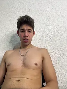 Maxtaylor18 online show from October 15, 3:06 am