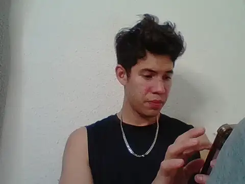 Maxtaylor18 online show from October 17, 2:04 am