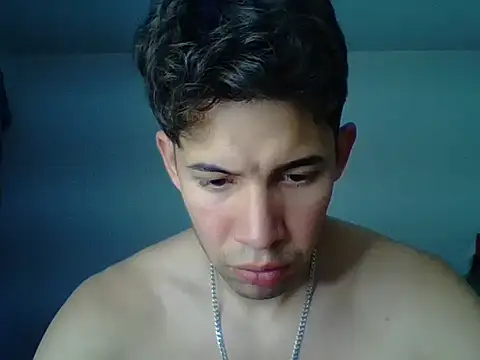 Maxtaylor18 online show from January 18, 11:52 pm