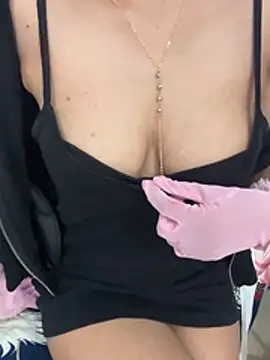 Snapshot of TeaseTanya chatting on January 19, 12:42 pm TeaseTanya online show from January 19, 12:42 pm