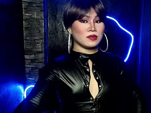 pretty lassy online show from September 17, 8:05 am