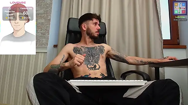 Snapshot of JonahShaw chatting on September 13, 4:12 am JonahShaw online show from September 13, 4:12 am