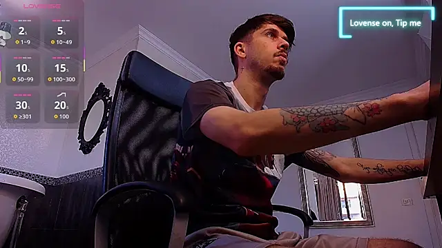 Snapshot of JonahShaw chatting on September 21, 4:25 am JonahShaw online show from September 21, 4:25 am