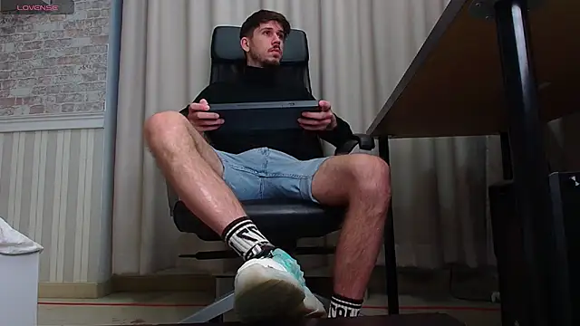 Snapshot of JonahShaw chatting on September 29, 4:17 am JonahShaw online show from September 29, 4:17 am