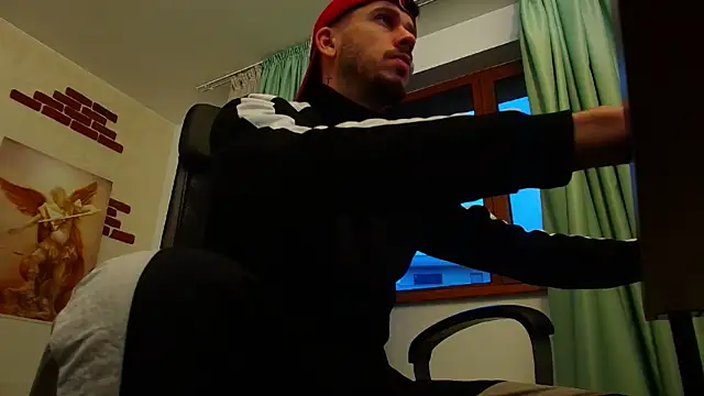 Snapshot of JonahShaw chatting on October 4, 4:21 am JonahShaw online show from October 4, 4:21 am