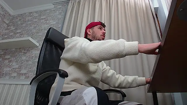 Snapshot of JonahShaw chatting on October 12, 4:11 am JonahShaw online show from October 12, 4:11 am