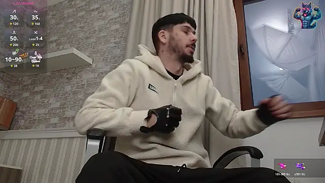 Snapshot of JonahShaw chatting on October 20, 4:24 am JonahShaw online show from October 20, 4:24 am