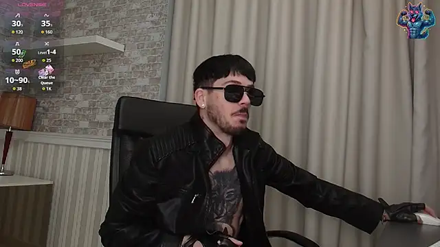 Snapshot of JonahShaw chatting on October 23, 4:12 am JonahShaw online show from October 23, 4:12 am