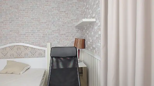 Snapshot of JonahShaw chatting on October 24, 4:20 am JonahShaw online show from October 24, 4:20 am