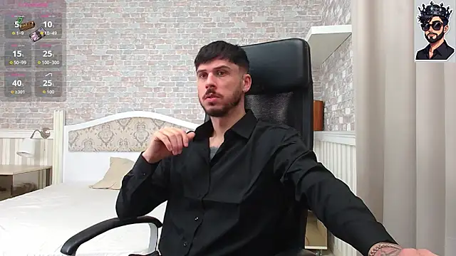 Snapshot of JonahShaw chatting on October 27, 5:22 am JonahShaw online show from October 27, 5:22 am