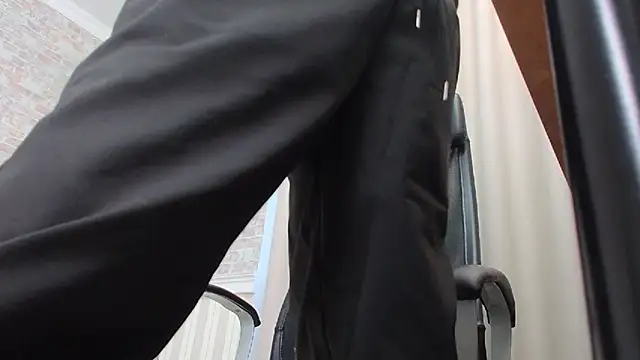 Snapshot of JonahShaw chatting on October 28, 5:11 am JonahShaw online show from October 28, 5:11 am