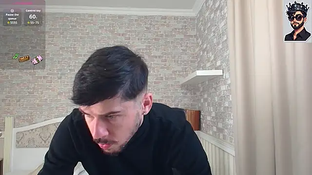 Snapshot of JonahShaw chatting on October 29, 5:20 am JonahShaw online show from October 29, 5:20 am