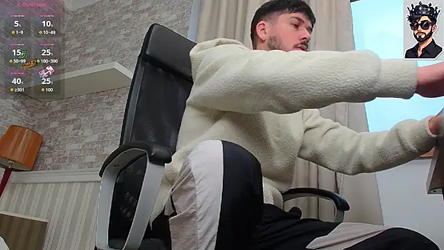 Snapshot of JonahShaw chatting on November 3, 5:09 am JonahShaw online show from November 3, 5:09 am