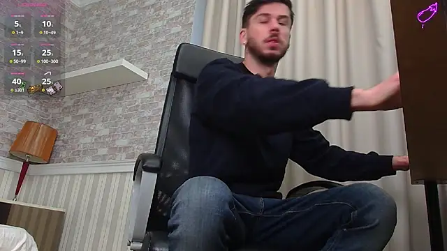 Snapshot of JonahShaw chatting on November 8, 5:18 am JonahShaw online show from November 8, 5:18 am