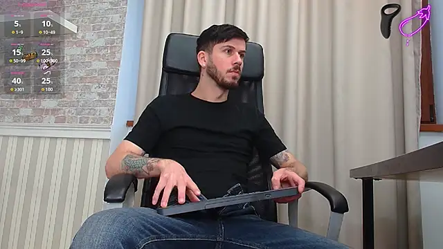 Snapshot of JonahShaw chatting on November 15, 5:27 am JonahShaw online show from November 15, 5:27 am