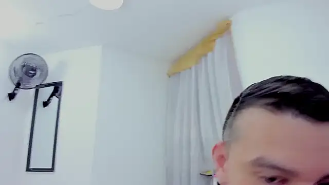 Snapshot of denny_scobar chatting on June 9, 9:43 am denny scobar online show from June 9, 9:43 am