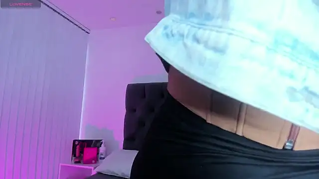 VictoriaParkeer online show from November 20, 11:43 am