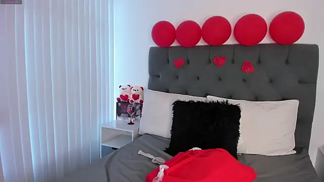 VictoriaParkeer online show from February 14, 12:02 pm