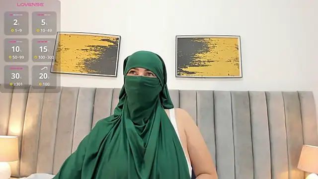 Snapshot of najwa__ chatting on October 21, 3:51 am najwa   online show from October 21, 3:51 am