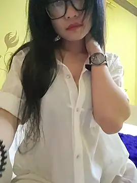 YayeeShow online show from November 14, 10:40 pm