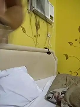 YayeeShow online show from November 23, 2:28 pm