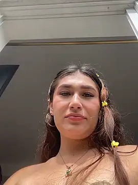 Isa Villamarin online show from September 16, 2:40 pm