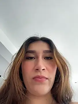 Isa Villamarin online show from October 7, 3:20 pm