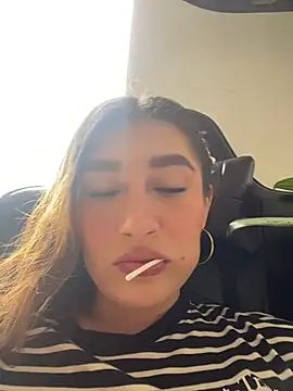 Isa Villamarin online show from October 17, 3:14 pm