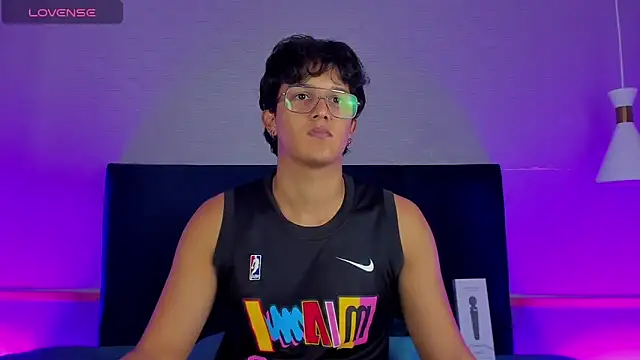 Leo Savage  online show from November 5, 3:39 am