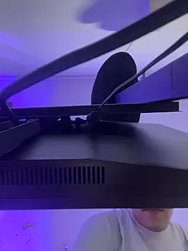 Leo Savage  online show from March 21, 3:22 am