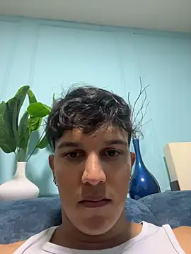 Leo Savage  online show from April 3, 3:48 am