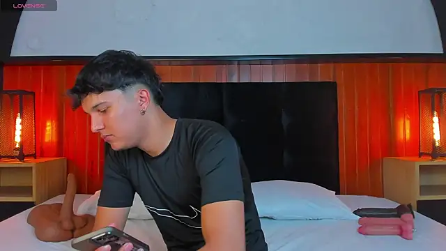 Leo Savage  online show from April 21, 3:46 am