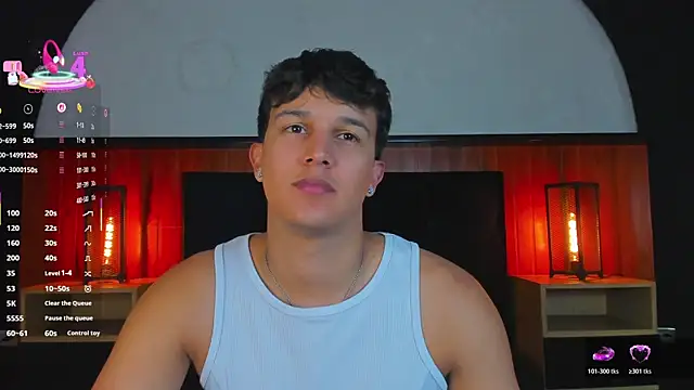 Snapshot of Leo_Savage_ chatting on July 8, 5:01 am Leo Savage online show from July 8, 5:01 am