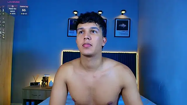Snapshot of Leo_Savage_ chatting on July 26, 3:04 am Leo Savage online show from July 26, 3:04 am