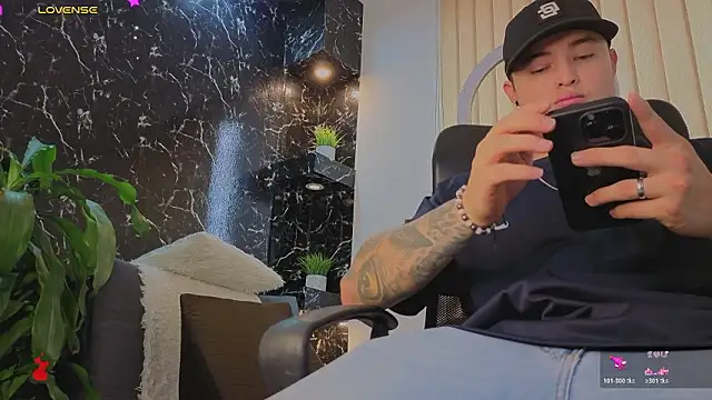 Alexander ferre online show from January 19, 1:15 pm