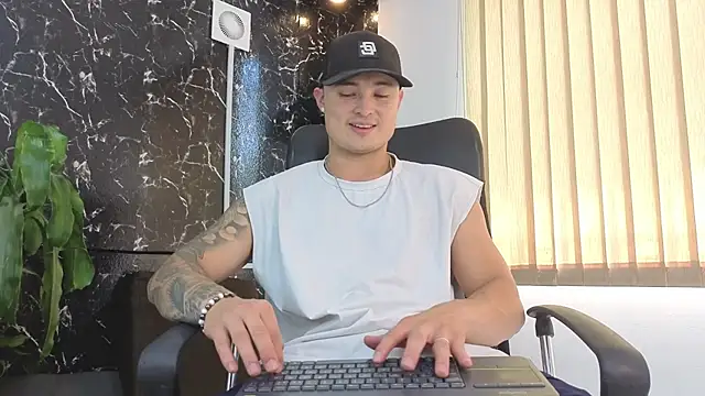 Alexander ferre online show from April 21, 4:23 pm