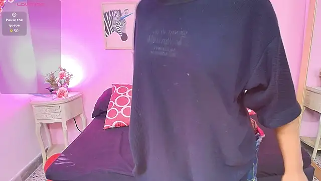 Nahomi Rivera online show from September 13, 12:49 pm