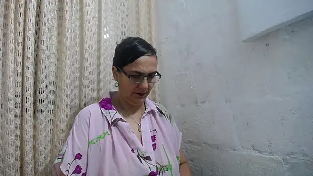 gabbyparker  online show from December 5, 9:29 am