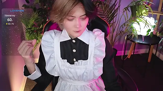 GothXRaven online show from December 3, 12:58 pm