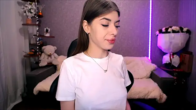 Dianaa Lee0 online show from February 17, 3:51 pm