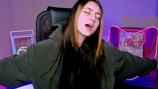 olivianorton online show from November 1, 1:02 pm