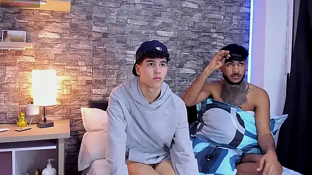 Snapshot of Theimperialboys_ chatting on November 29, 3:31 am Theimperialboys online show from November 29, 3:31 am