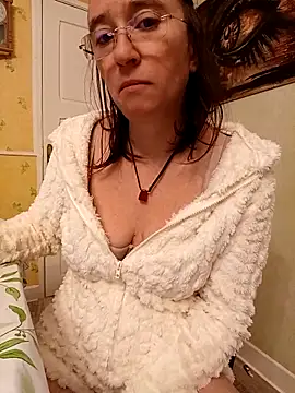 Snapshot of Sophierob1 chatting on October 14, 6:36 am Sophierob1 online show from October 14, 6:36 am