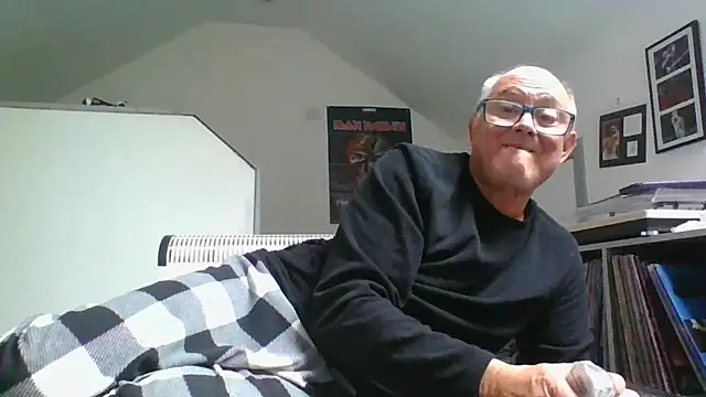 naughtygrandad1 online show from September 17, 10:06 am