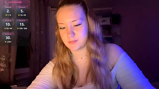 Snapshot of PandaFluff chatting on September 16, 5:25 pm PandaFluff online show from September 16, 5:25 pm