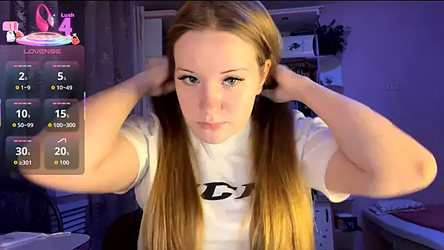 Snapshot of PandaFluff chatting on September 23, 5:05 pm PandaFluff online show from September 23, 5:05 pm